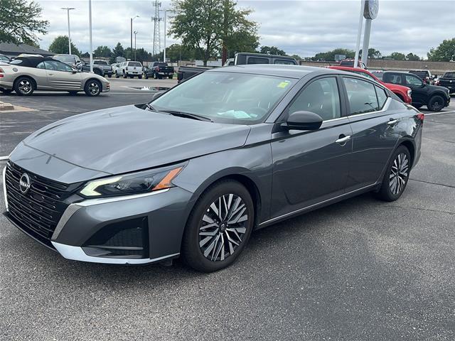 2025 Nissan Altima - $18,900