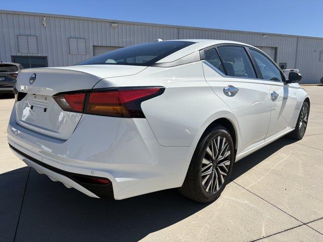 2025 Nissan Altima - $22,990