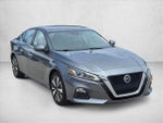 2022 Altima Thumbnail 3
