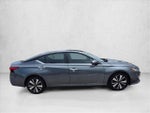 2022 Altima Thumbnail 4