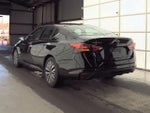 2023 Altima Thumbnail 2
