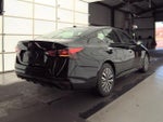 2023 Altima Thumbnail 3