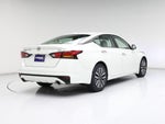 2023 Altima Thumbnail 8