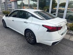2023 Altima Thumbnail 4