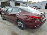 2024 Altima Thumbnail 3