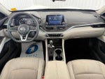 2024 Altima Thumbnail 3