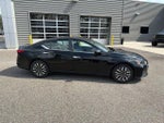 2024 Altima Thumbnail 3