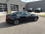 2024 Altima Thumbnail 4