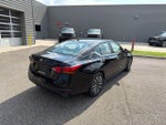 2024 Altima Thumbnail 5