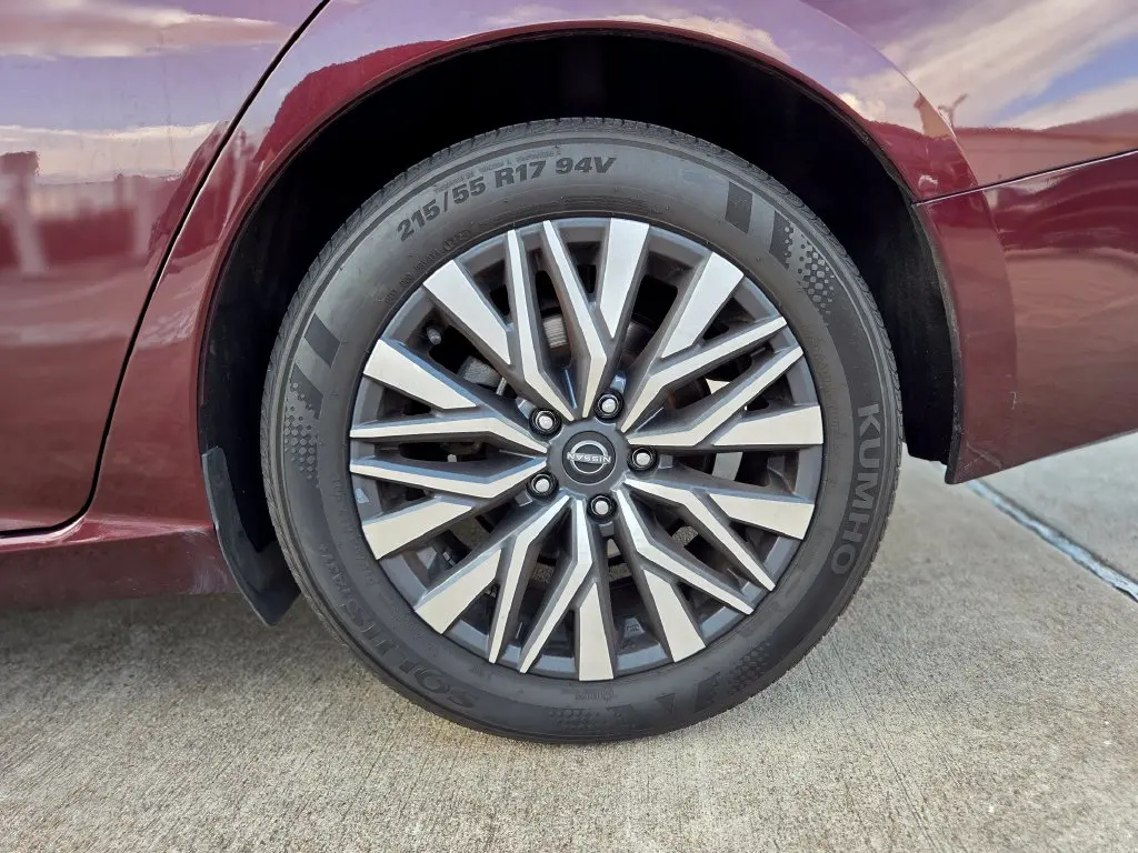 2024 Nissan Altima - $17,527
