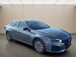 2024 Altima Thumbnail 2