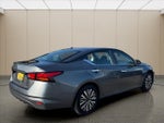 2024 Altima Thumbnail 3