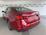 2025 Altima Thumbnail 2