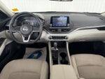 2025 Altima Thumbnail 3