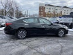 2025 Altima Thumbnail 3