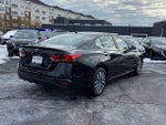 2025 Altima Thumbnail 4