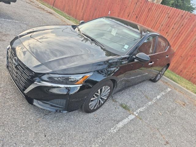 2025 Nissan Altima 2.5 SV — photo 1 of 24