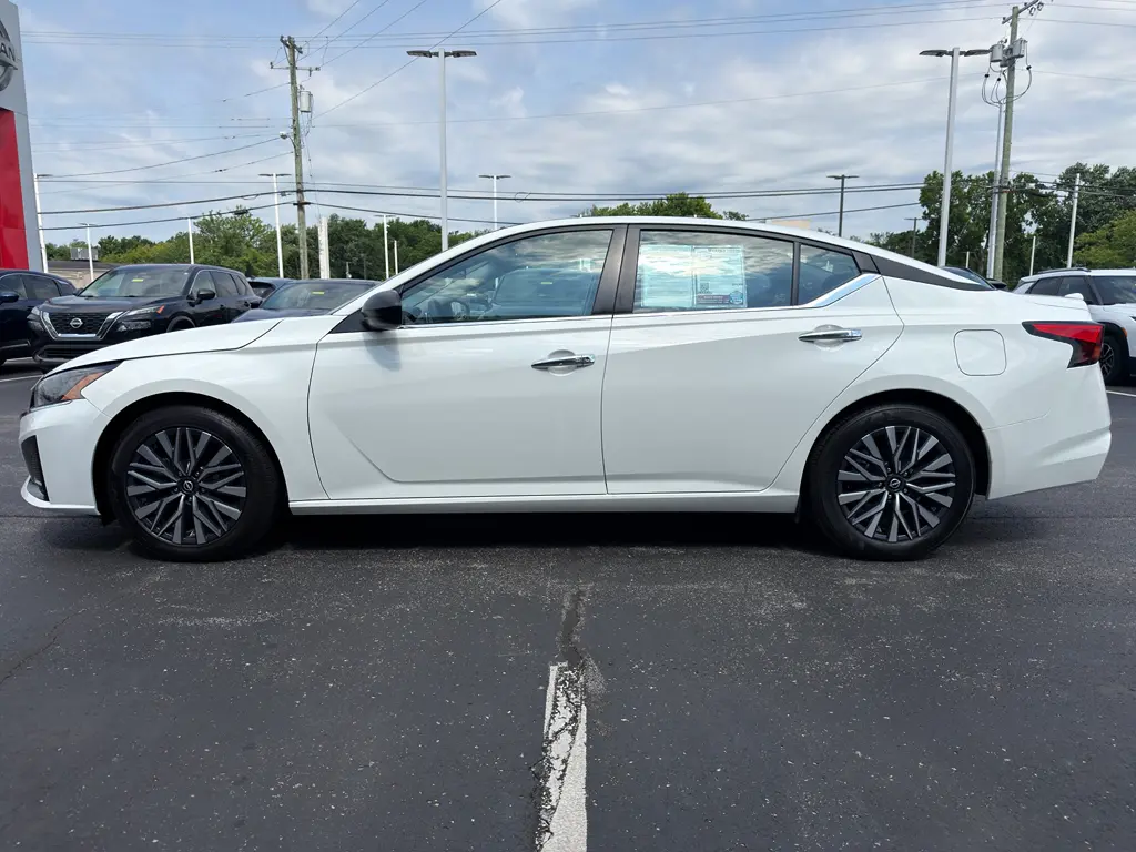 2025 Nissan Altima - $22,500