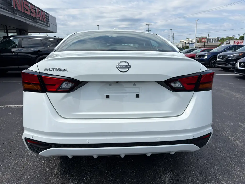 2025 Nissan Altima - $22,500