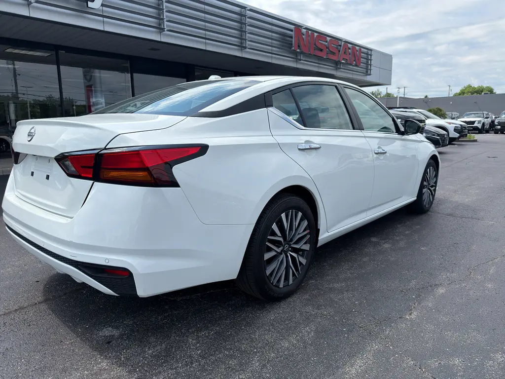 2025 Nissan Altima - $22,500