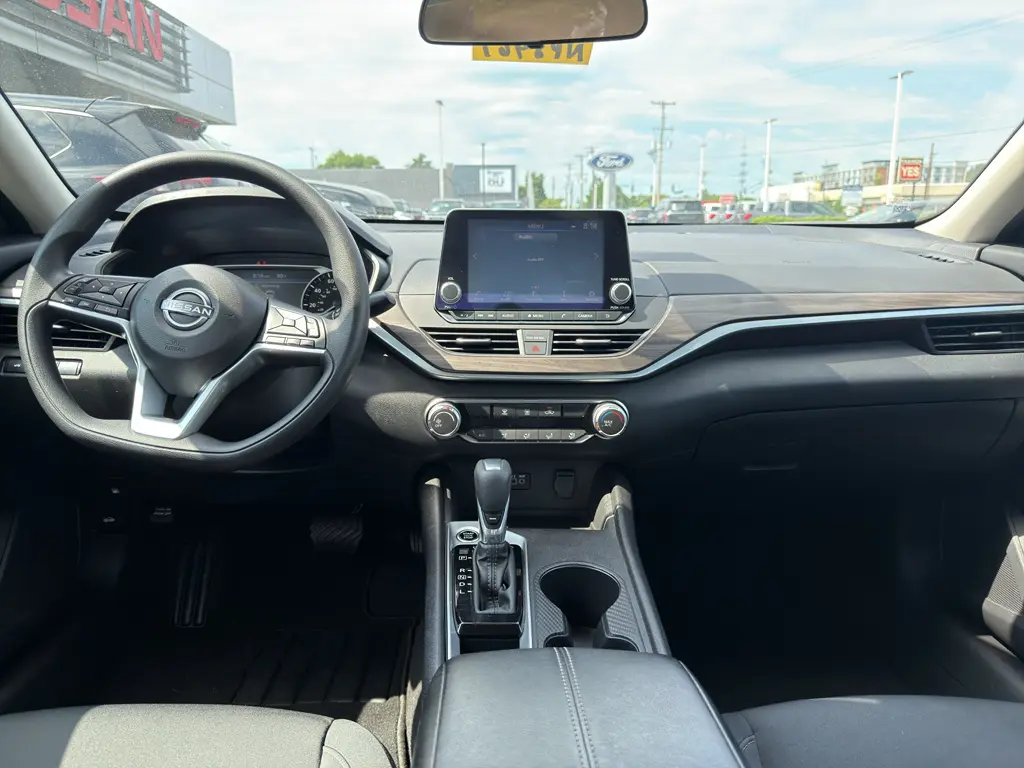2025 Nissan Altima - $22,500