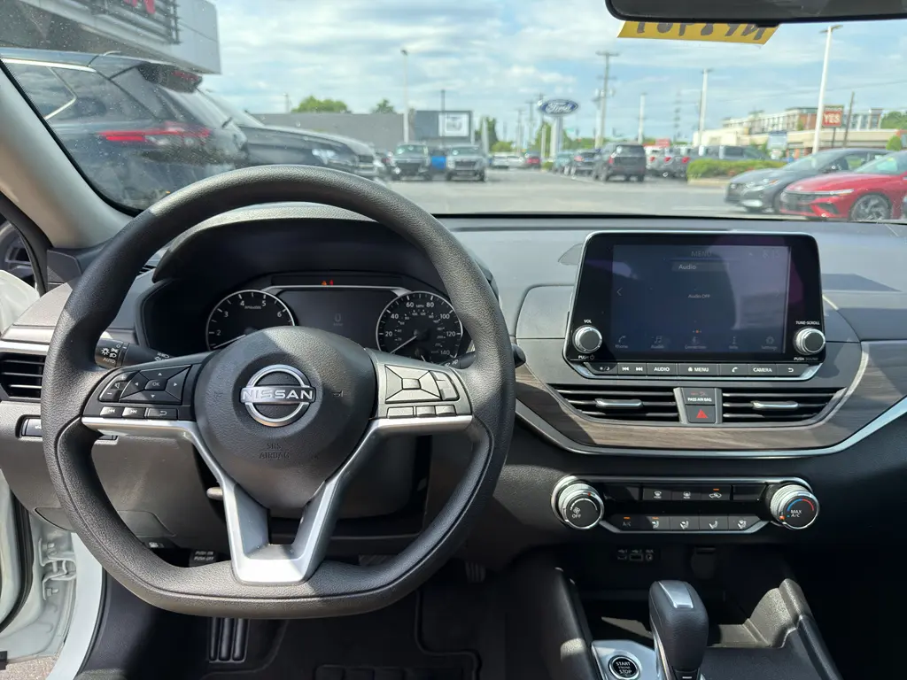 2025 Nissan Altima - $22,500