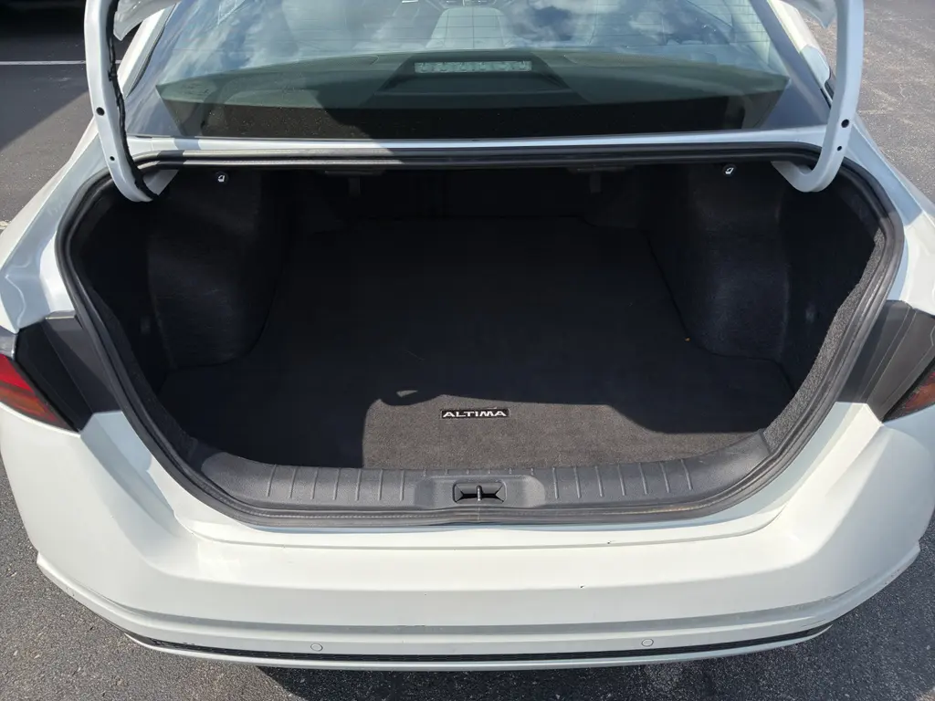 2025 Nissan Altima - $22,500