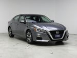 2022 Altima Thumbnail 1