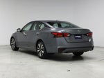 2022 Altima Thumbnail 2