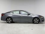 2022 Altima Thumbnail 7
