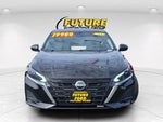2023 Altima Thumbnail 2