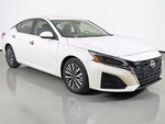 2023 Altima Thumbnail 35