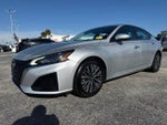 2023 Altima Thumbnail 2