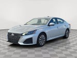 2023 Altima Thumbnail 3
