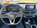 2023 Altima Thumbnail 9