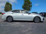 2023 Altima Thumbnail 3