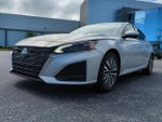2023 Altima Thumbnail 8