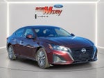 2023 Altima Thumbnail 3