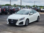 2023 Altima Thumbnail 3
