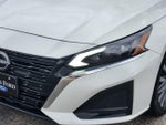 2023 Altima Thumbnail 7