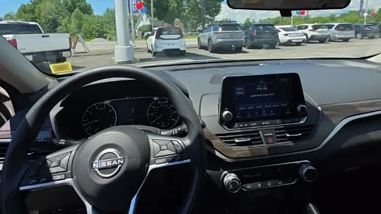 2023 Nissan Altima 2.5 SV