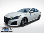 2023 Altima Thumbnail 4