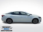2023 Altima Thumbnail 10