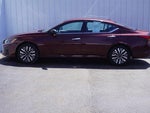 2024 Altima Thumbnail 3