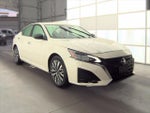 2024 Altima Thumbnail 3