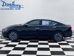 2025 Altima Thumbnail 2