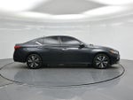 2022 Altima Thumbnail 23