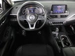 2022 Altima Thumbnail 7