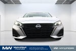 2023 Altima Thumbnail 2