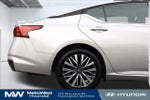 2023 Altima Thumbnail 10
